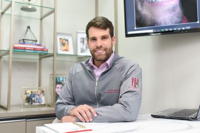"Dr. Pedro Meireles Dentista"